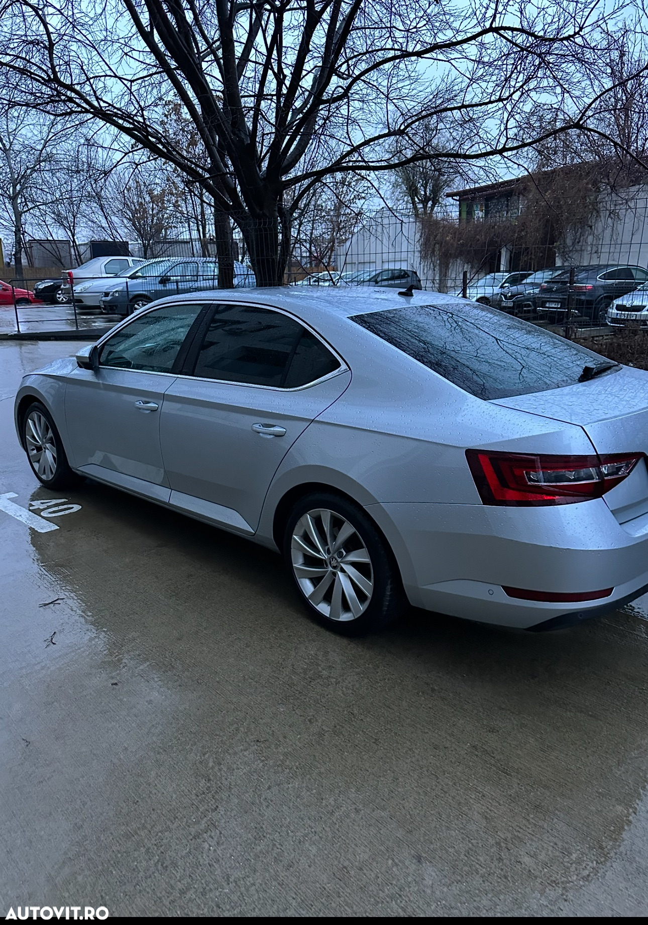 Skoda Superb 2.0 TDI DSG 4X4 Laurin & Klement - 8