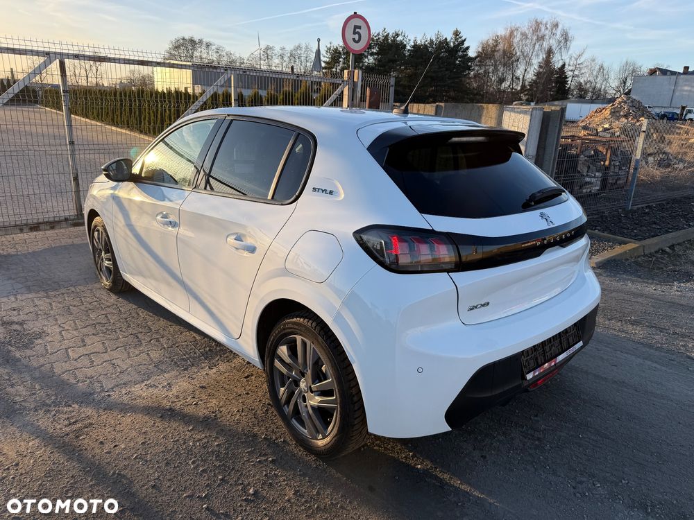 Peugeot 208 - 9