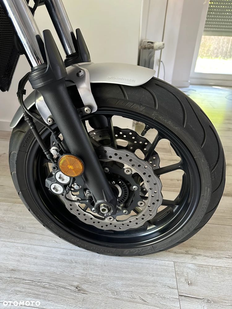 Yamaha XSR - 19