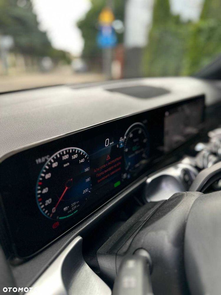 Mercedes-Benz EQB - 5