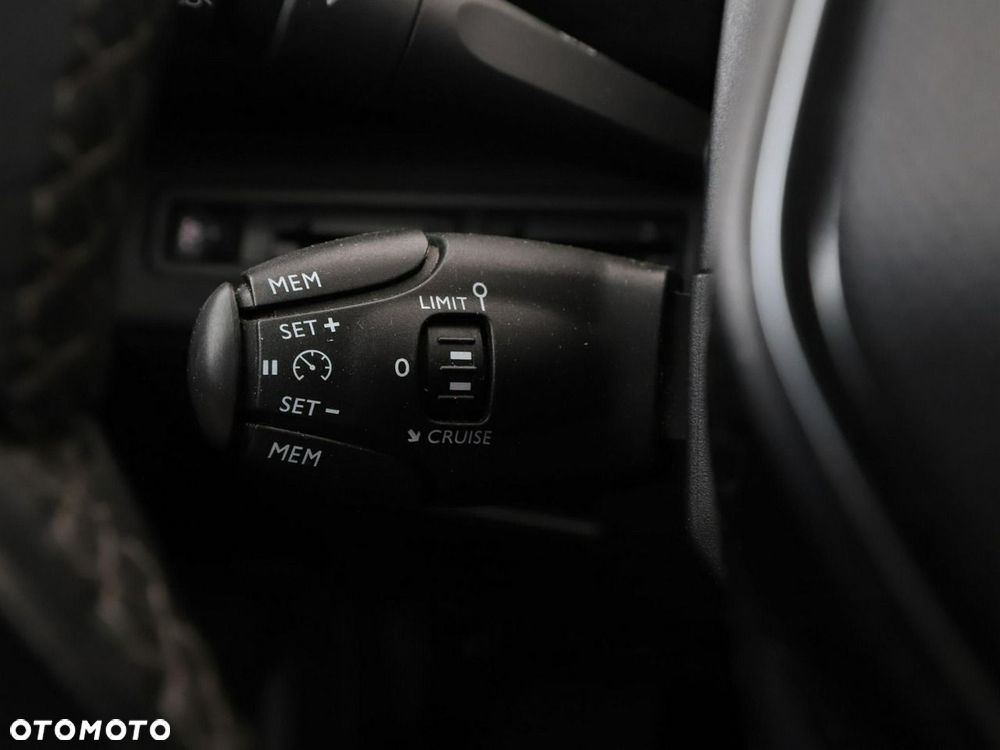 Peugeot 3008 1.2 PureTech Allure - 33