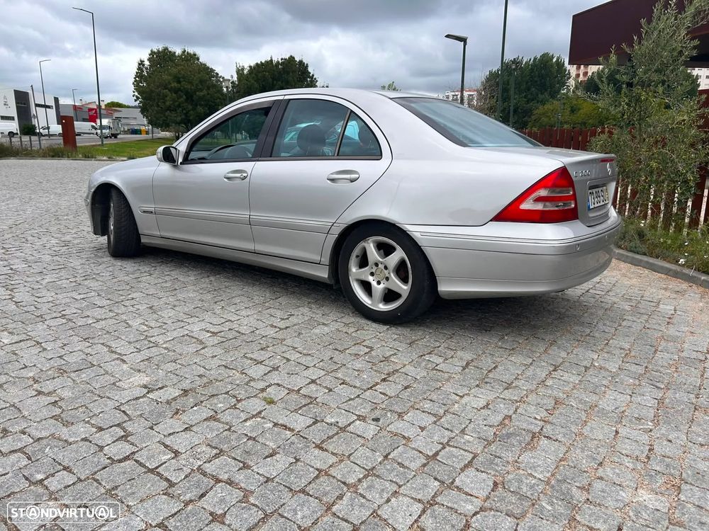 Mercedes-Benz C 200 - 3