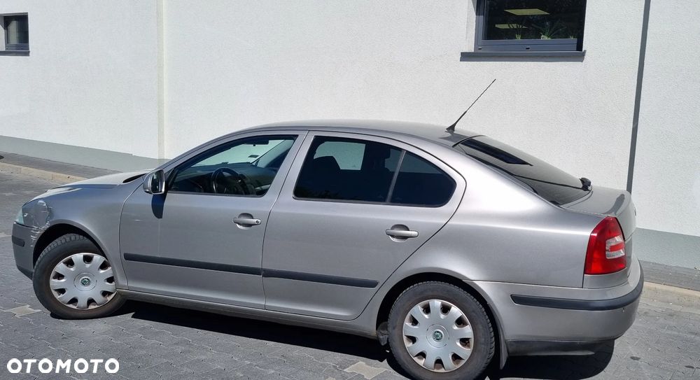 Skoda Octavia 1.6 FSI Ambiente - 5