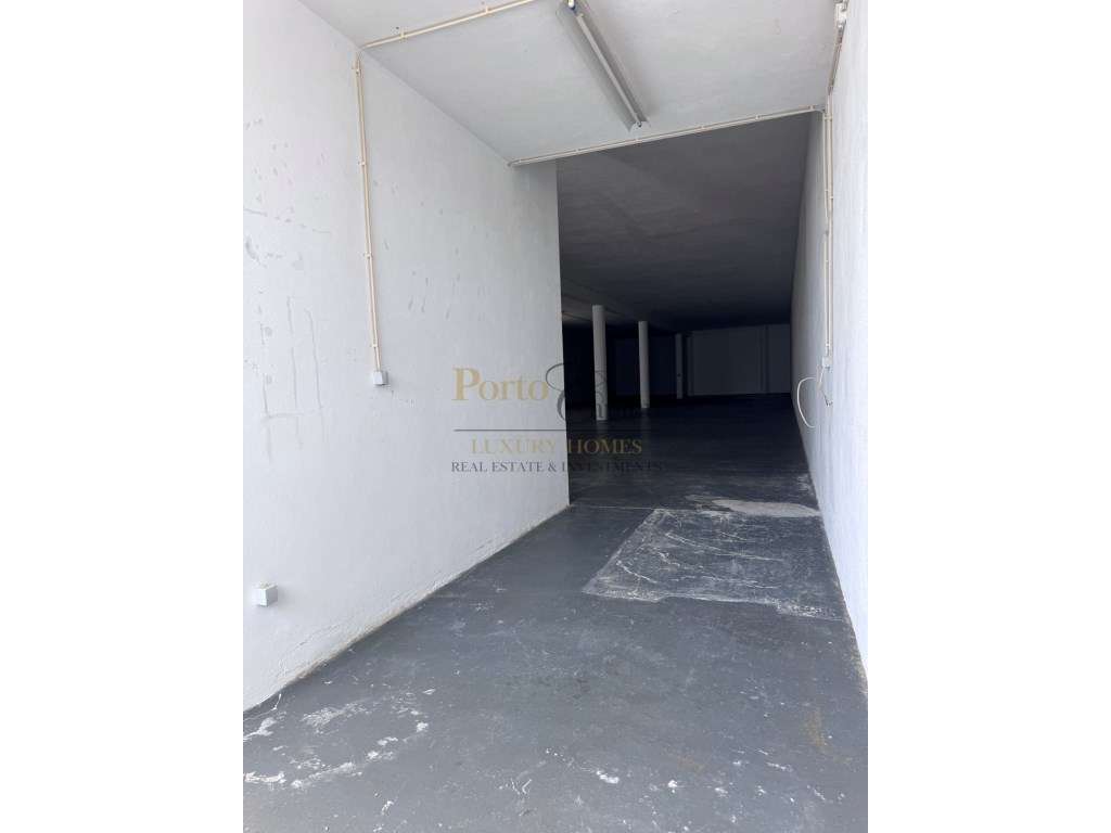 ARMAZÉM PARA ARRENDAMENTO | ZONA INDUSTRIAL DE FAFE - Grande imagem: 2/20