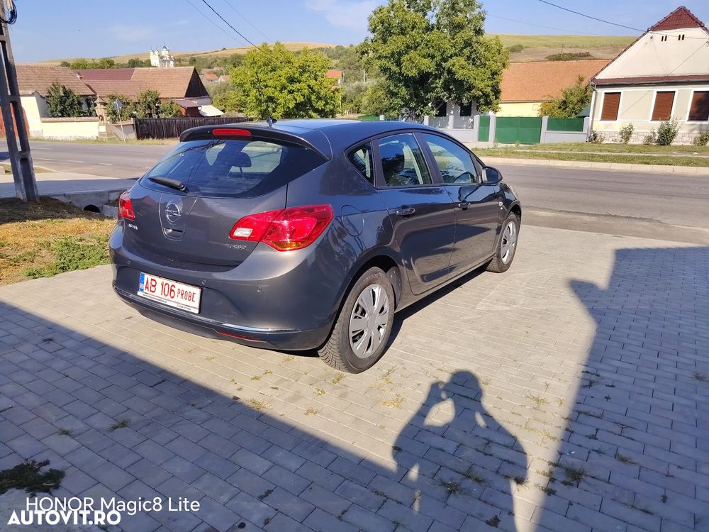 Opel Astra - 4