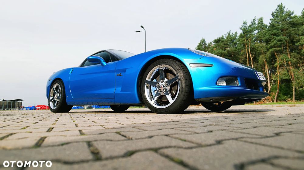 Chevrolet Corvette - 12