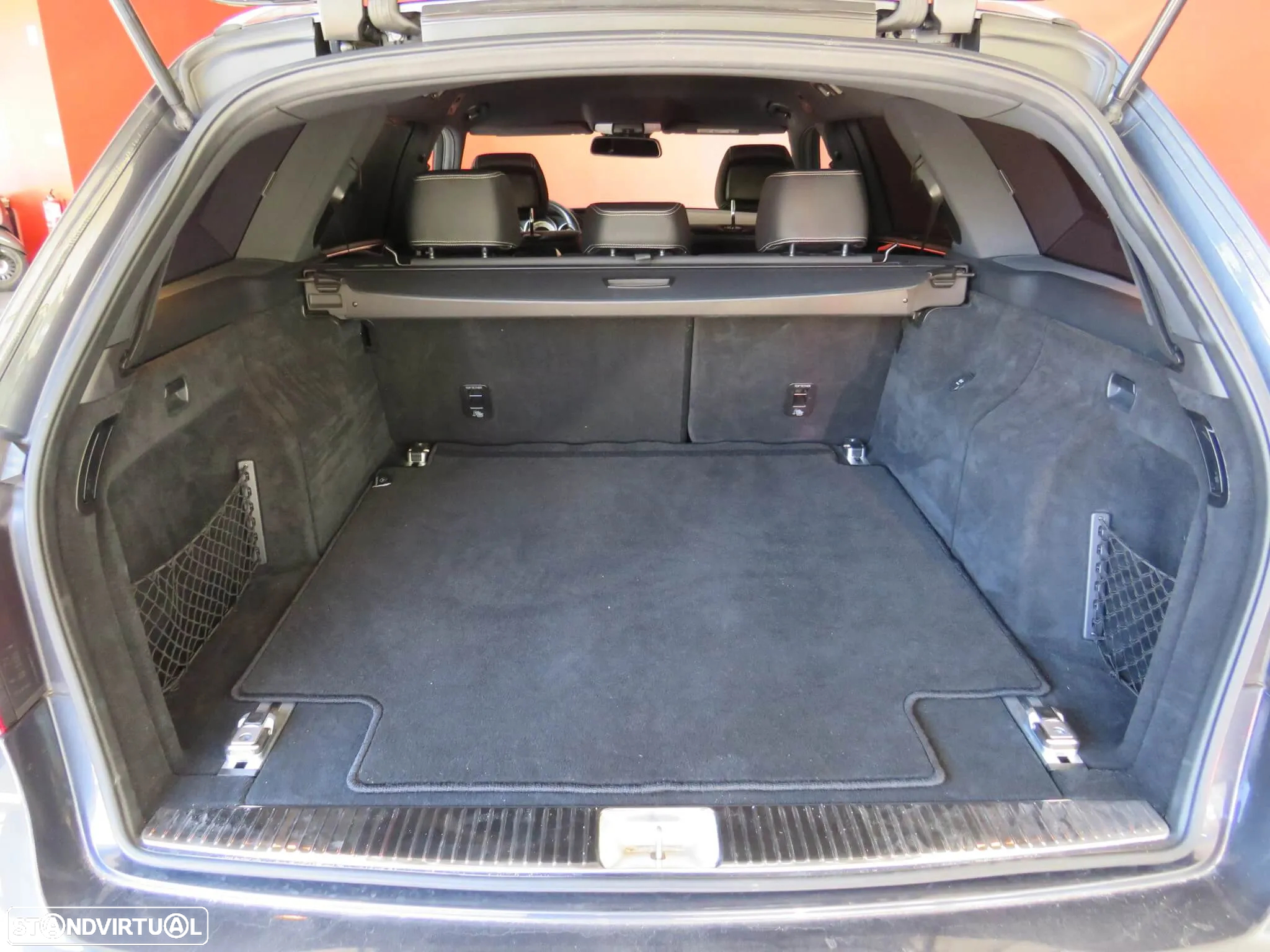 Mercedes-Benz E 250 BlueTEC Avantgarde Auto. - 50