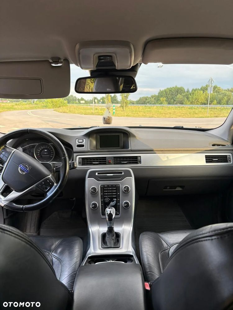 Volvo V70 D5 Geartronic Kinetic - 16