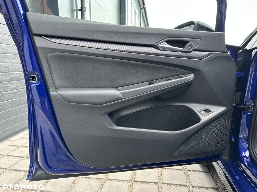 Volkswagen Golf Variant - 11