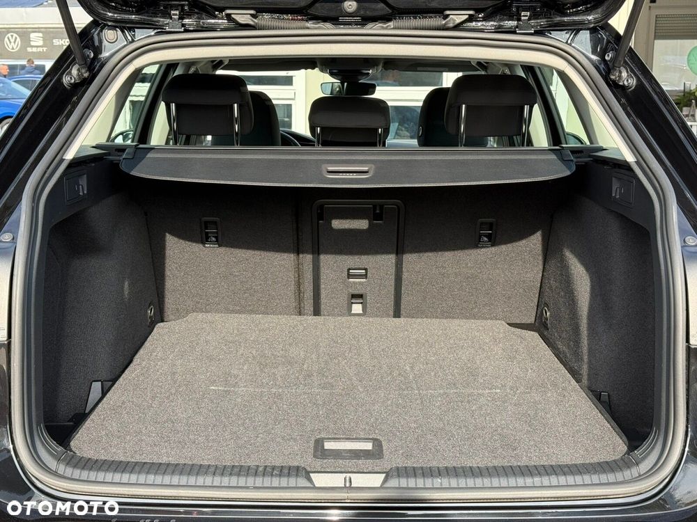 Volkswagen Golf Variant 2.0 TDI Life DSG - 29