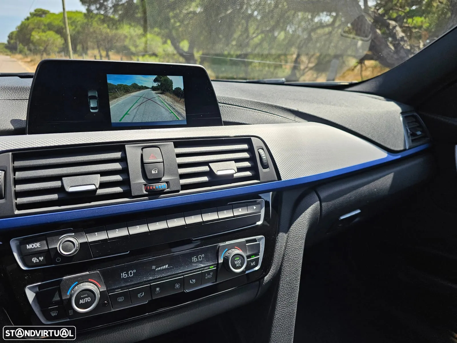 BMW 330 e iPerformance Pack M - 14