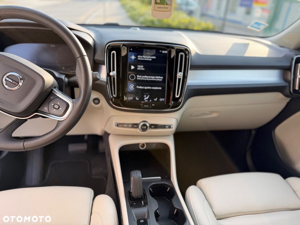 Volvo XC 40 T3 Momentum Pro - 9