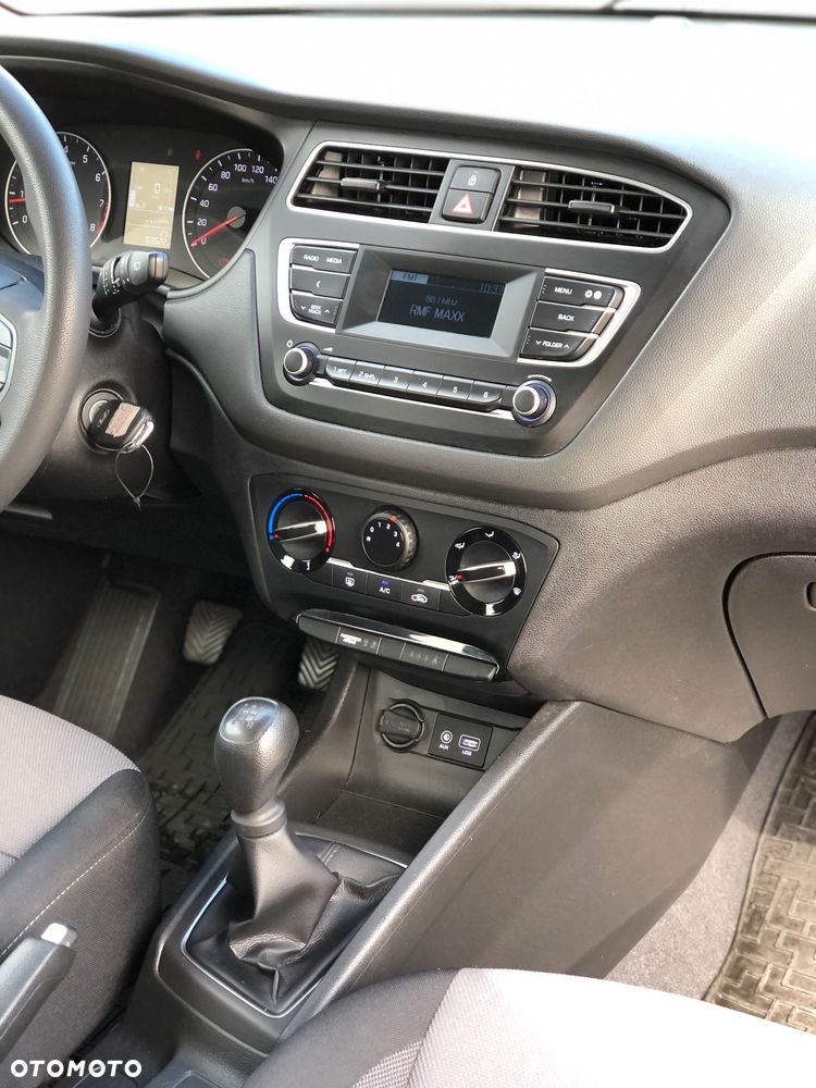 Hyundai i20 1.2 GO - 26