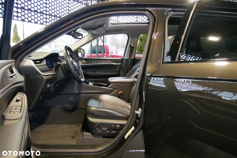 Jeep Grand Cherokee - 10