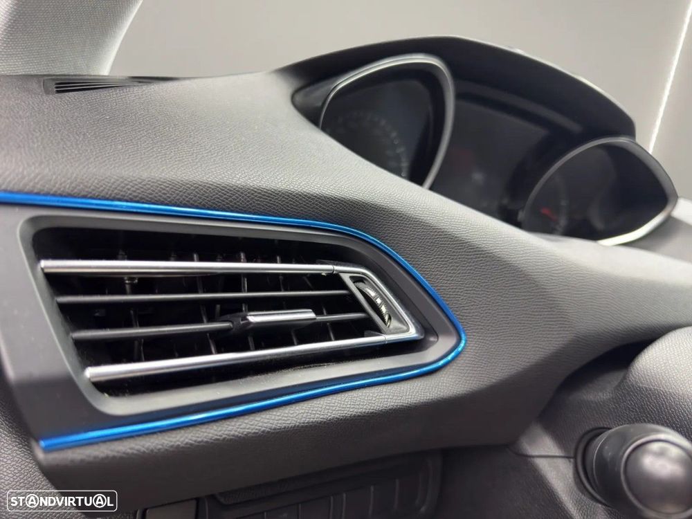Peugeot 308 SW 1.6 BlueHDi Style J17 - 22