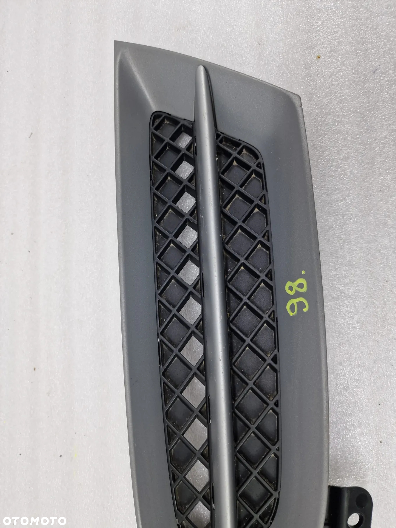 BMW Z4 E89 LEWA KRATKA BOCZNA ZDERZAKA PRZEDNIEGO PRZÓD , NR 51117203799 / 7203799 , NR AUKCJI C/98 - 3