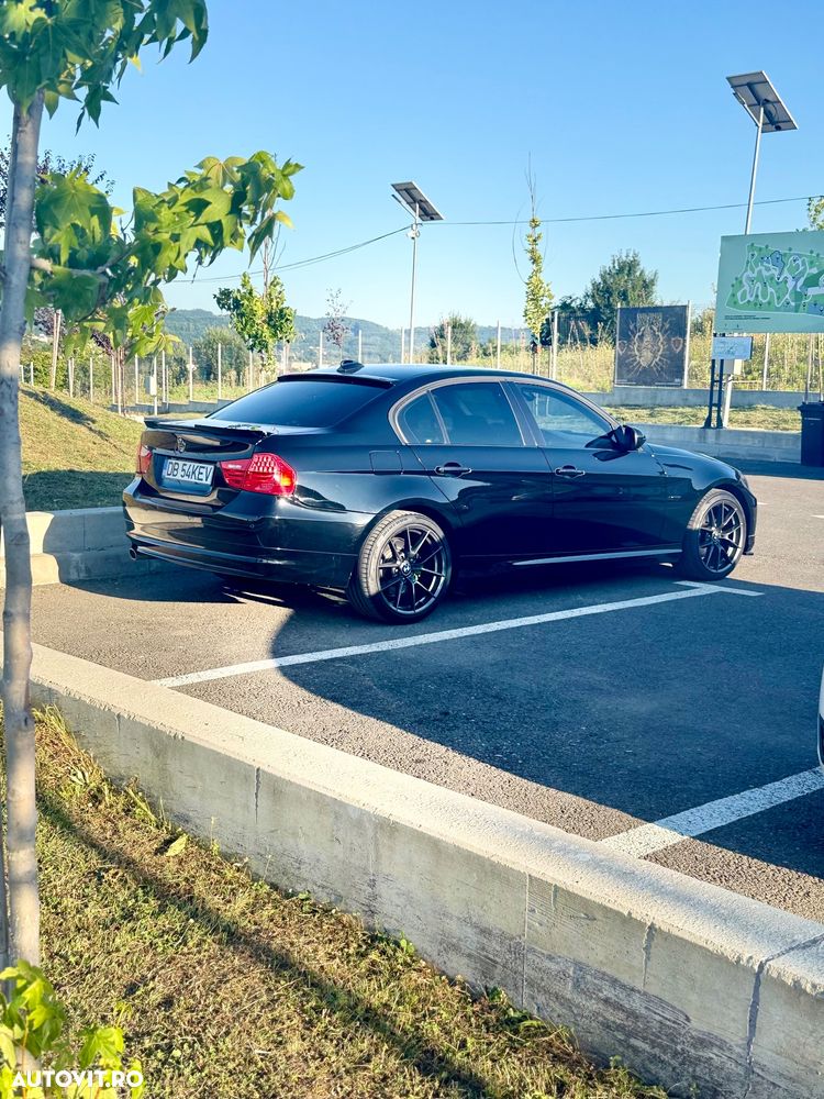 BMW Seria 3 320d - 4