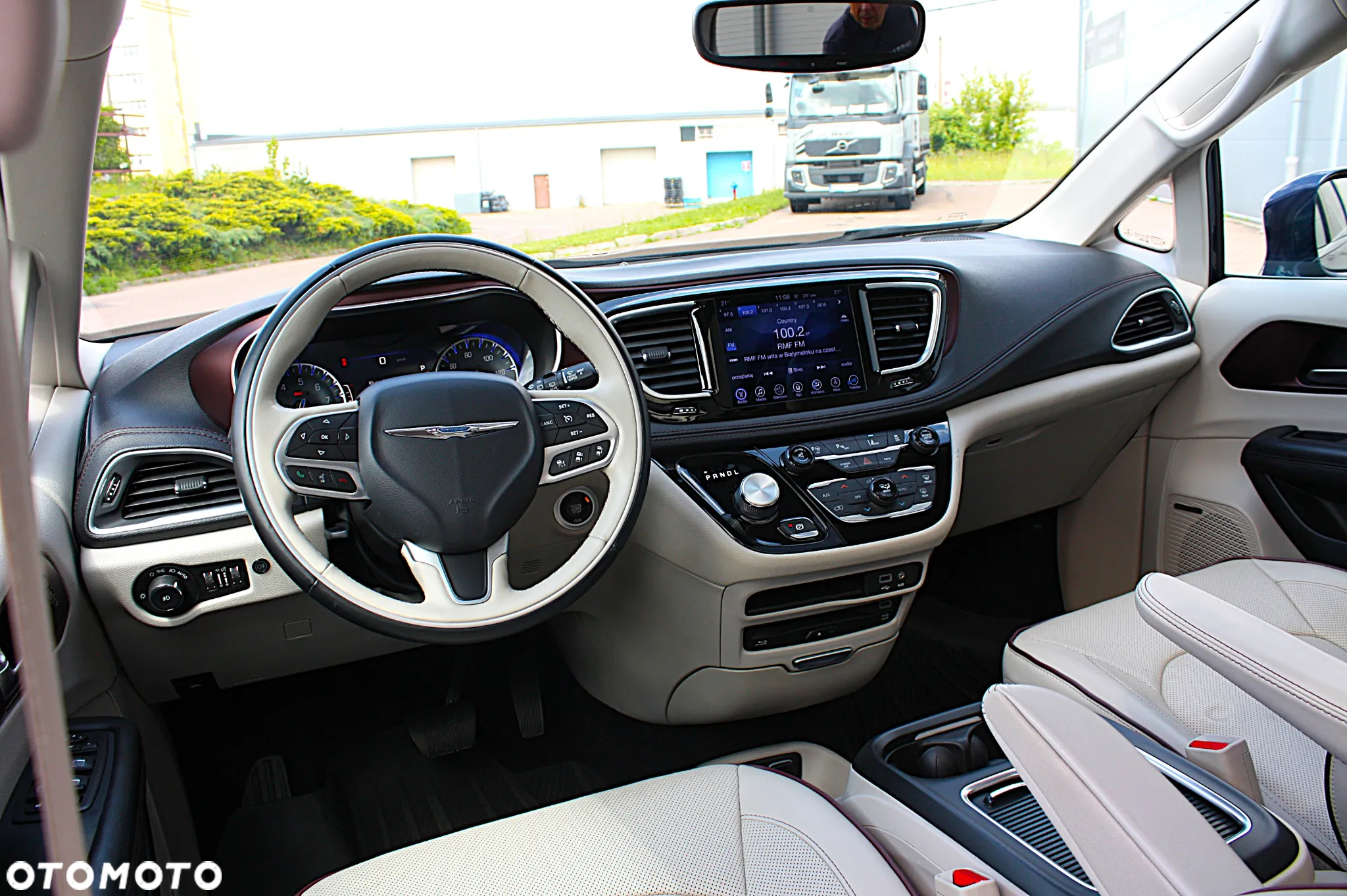 Chrysler Pacifica - 10