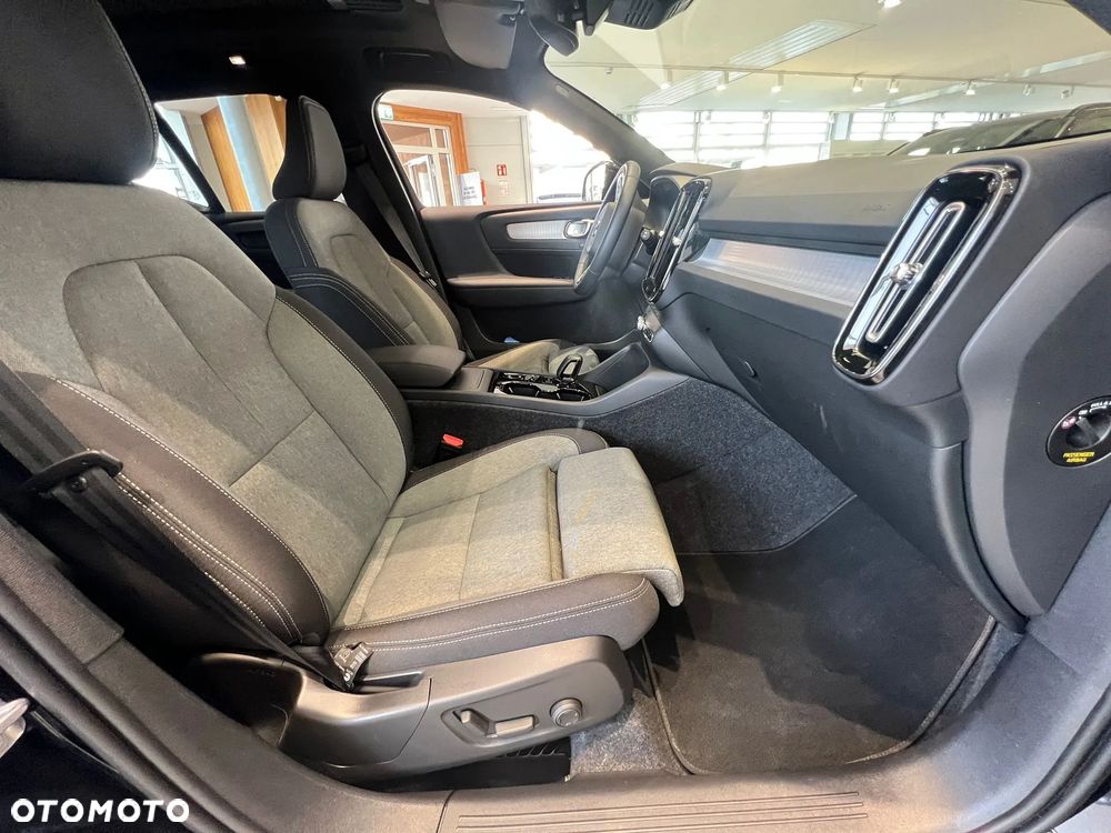 Volvo XC 40 B4 B AWD DKG Ultimate Dark - 21
