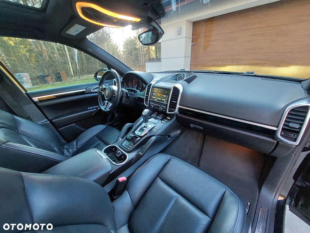 Porsche Cayenne - 24