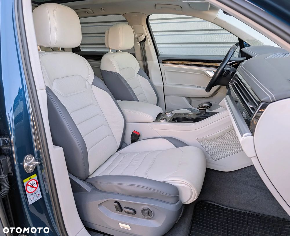 Volkswagen Touareg 3.0 V6 TDI 4Motion DPF Automatik R-Line - 16