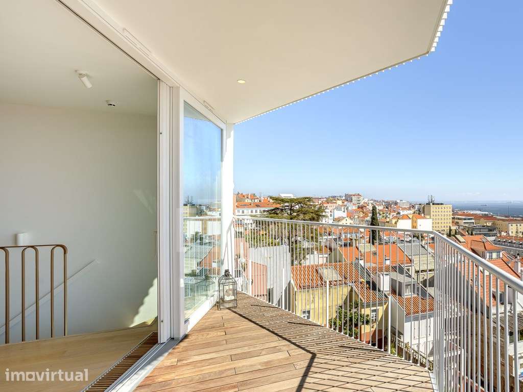 Apartamento T3 duplex, com terraço e 2 estacionamentos, em Lisboa - Grande imagem: 2/57