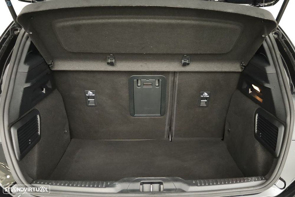 Ford Focus 1.0 EcoBoost MHEV ST-Line X - 23