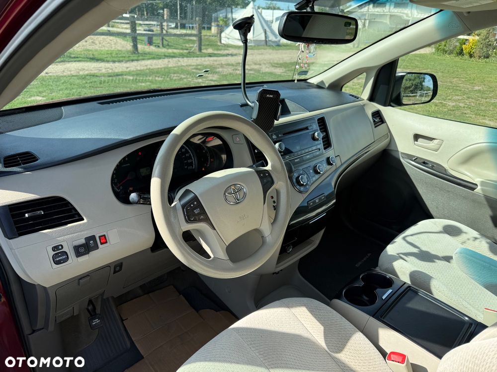 Toyota Sienna 3.5 V6 - 21