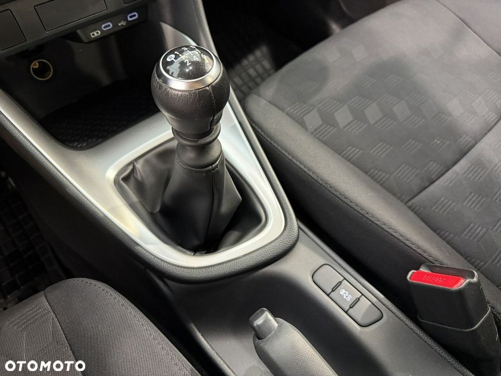 Toyota Yaris 1.5 Comfort - 19