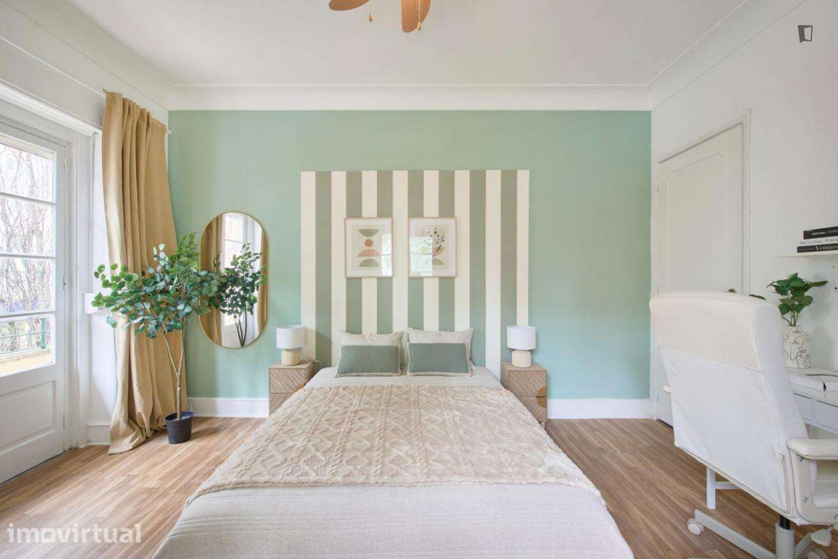 Quarto - localizado em Roma-Areeiro Lisbon - Grande imagem: 2/31