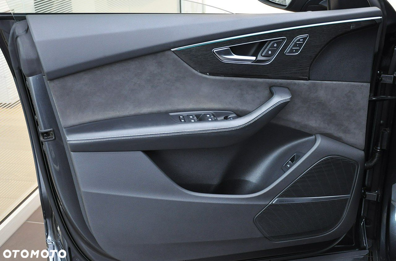 Audi SQ8 - 27