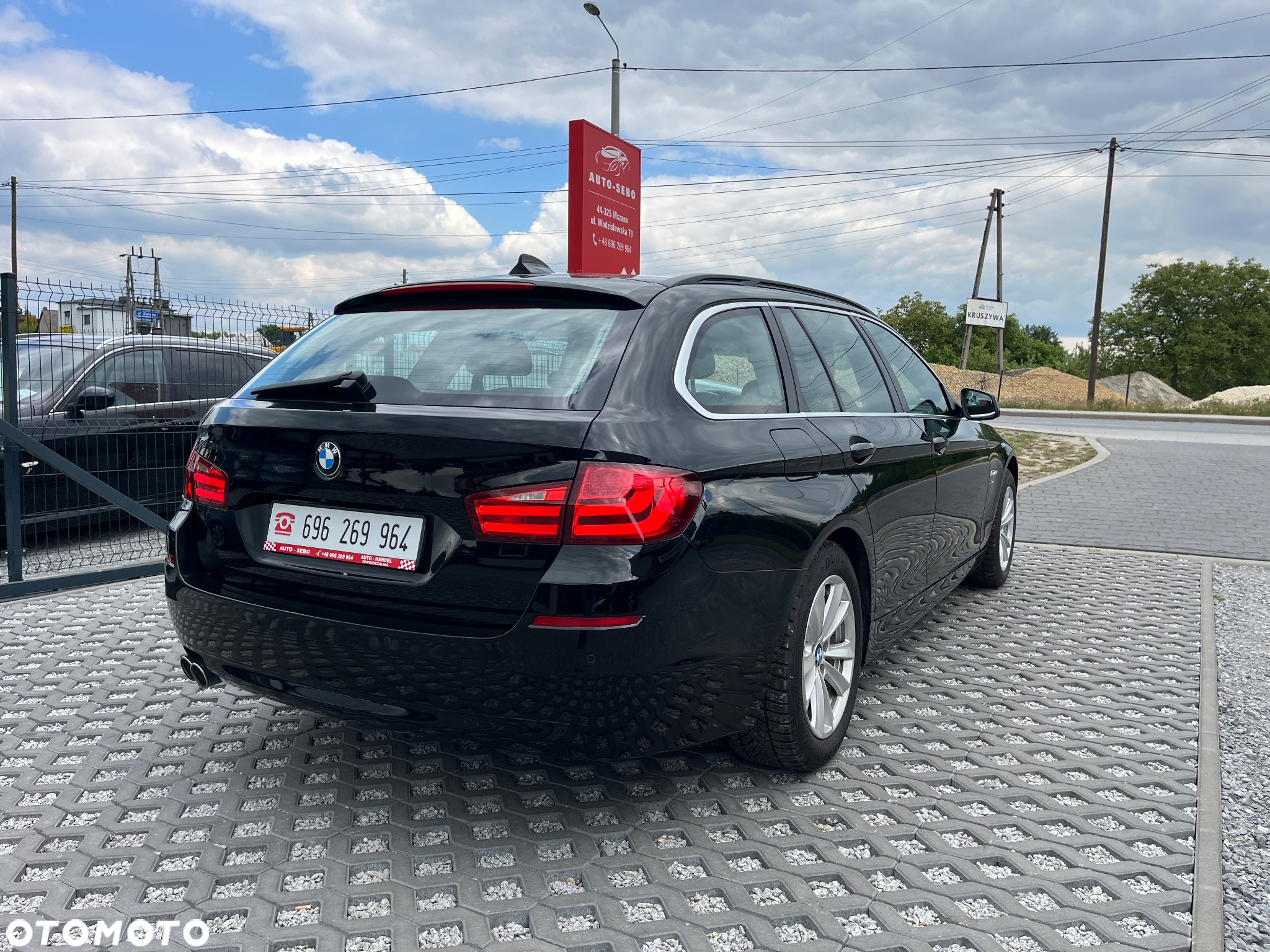 BMW Seria 5 525d xDrive Touring - 12