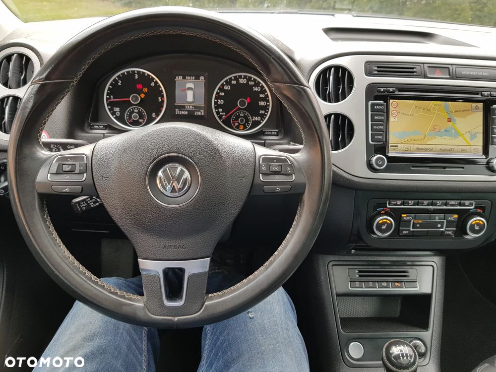 Volkswagen Tiguan 2.0 TDI DPF 4Motion BlueMotion Technology Lounge Sport & Style - 36