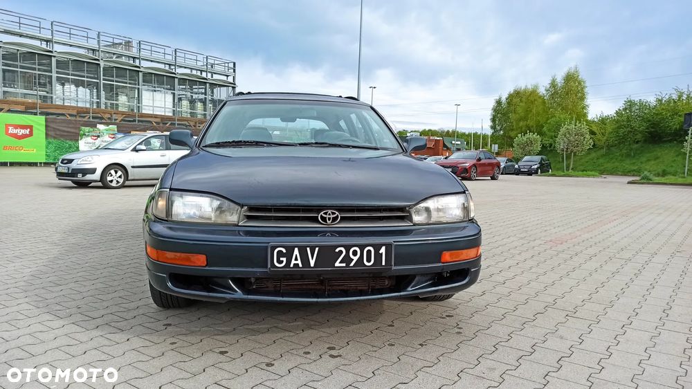 Toyota Camry 3.0 V6 LE - 12
