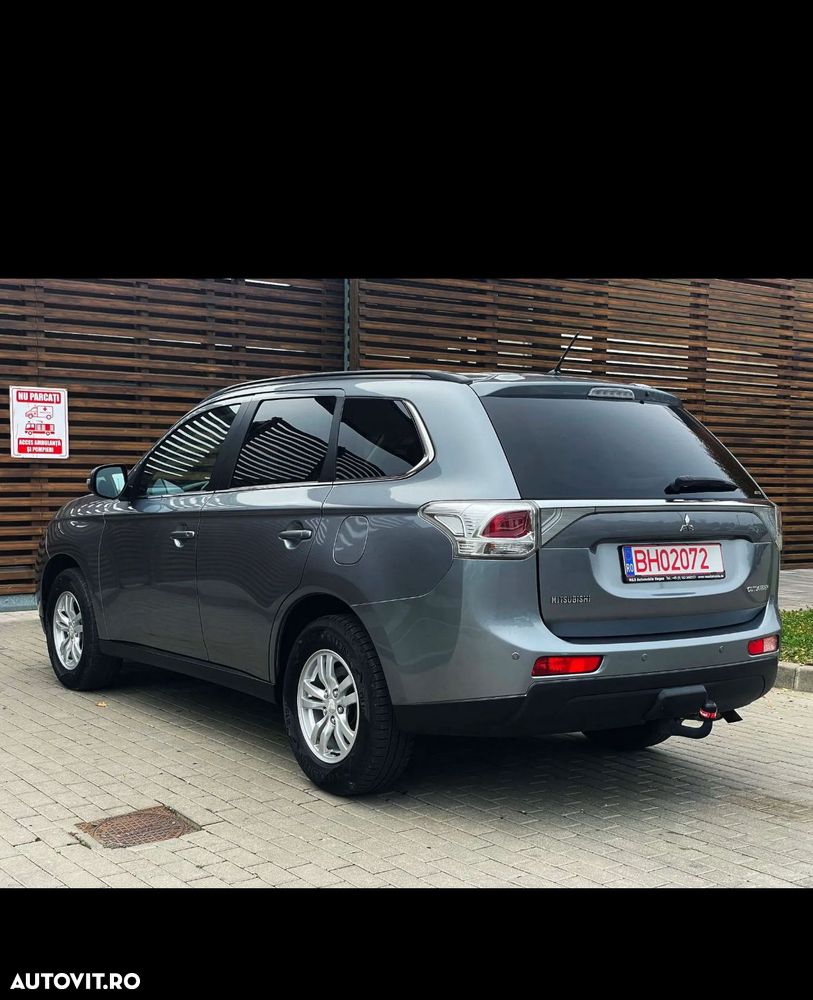 Mitsubishi Outlander 2.2 DI-D 4WD Automatik Plus - 6