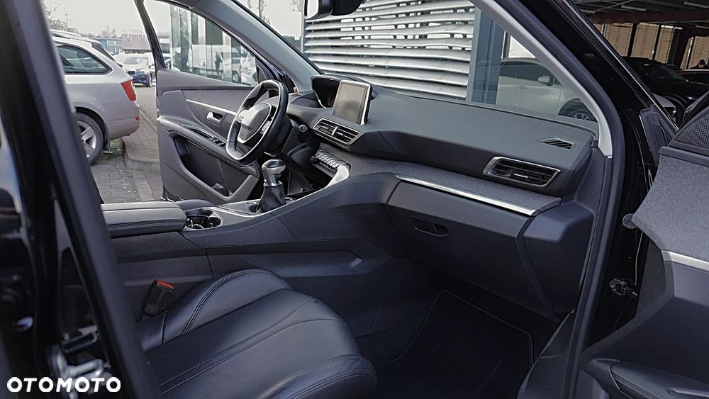 Peugeot 3008 PureTech 130 Stop & Start GPF Allure - 16