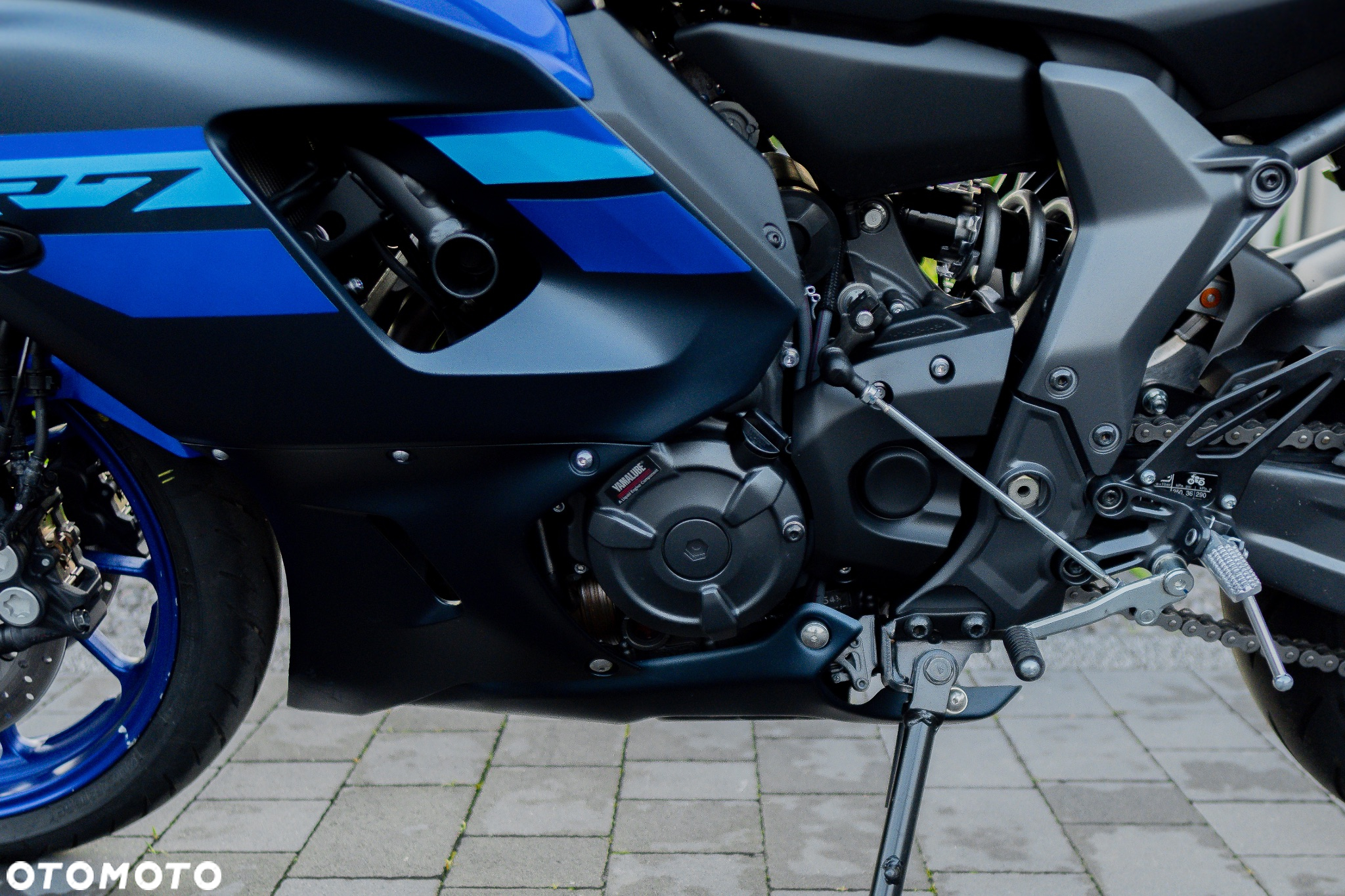 Yamaha R7 - 25