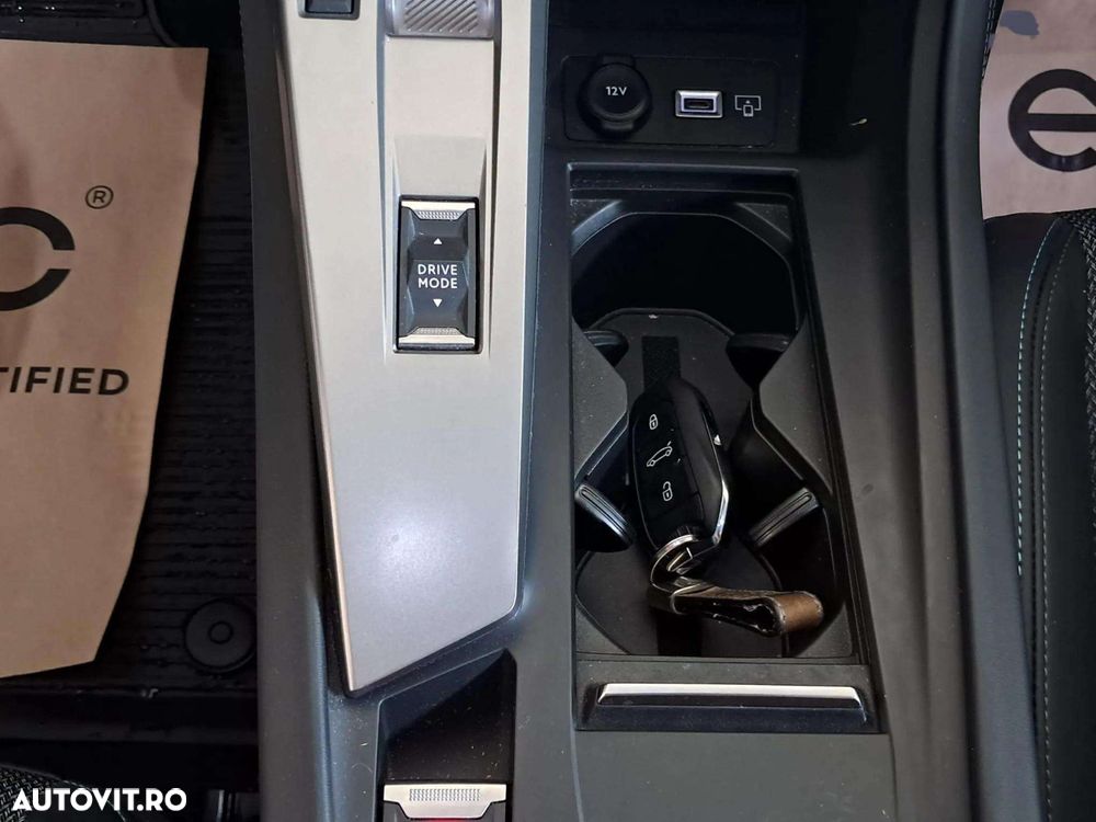 Peugeot 308 1.2L PureTech S&S EAT8 Allure Pack - 17