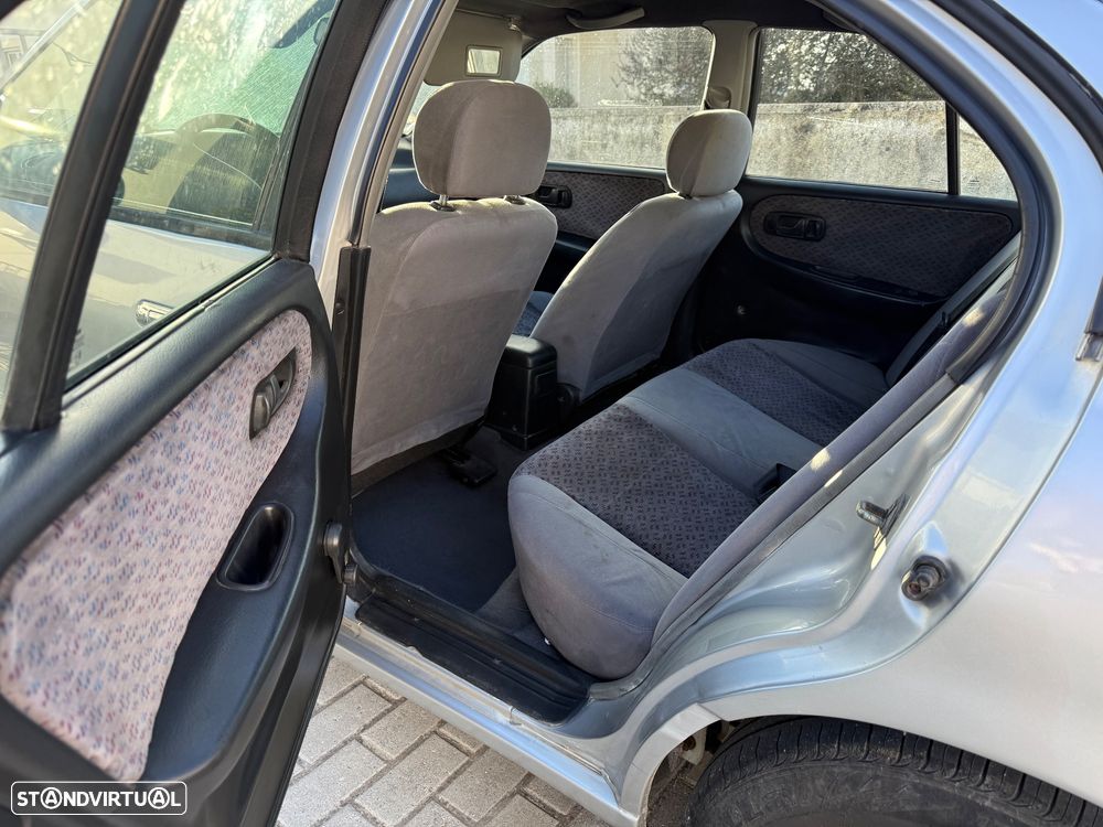 Nissan Primera - 10