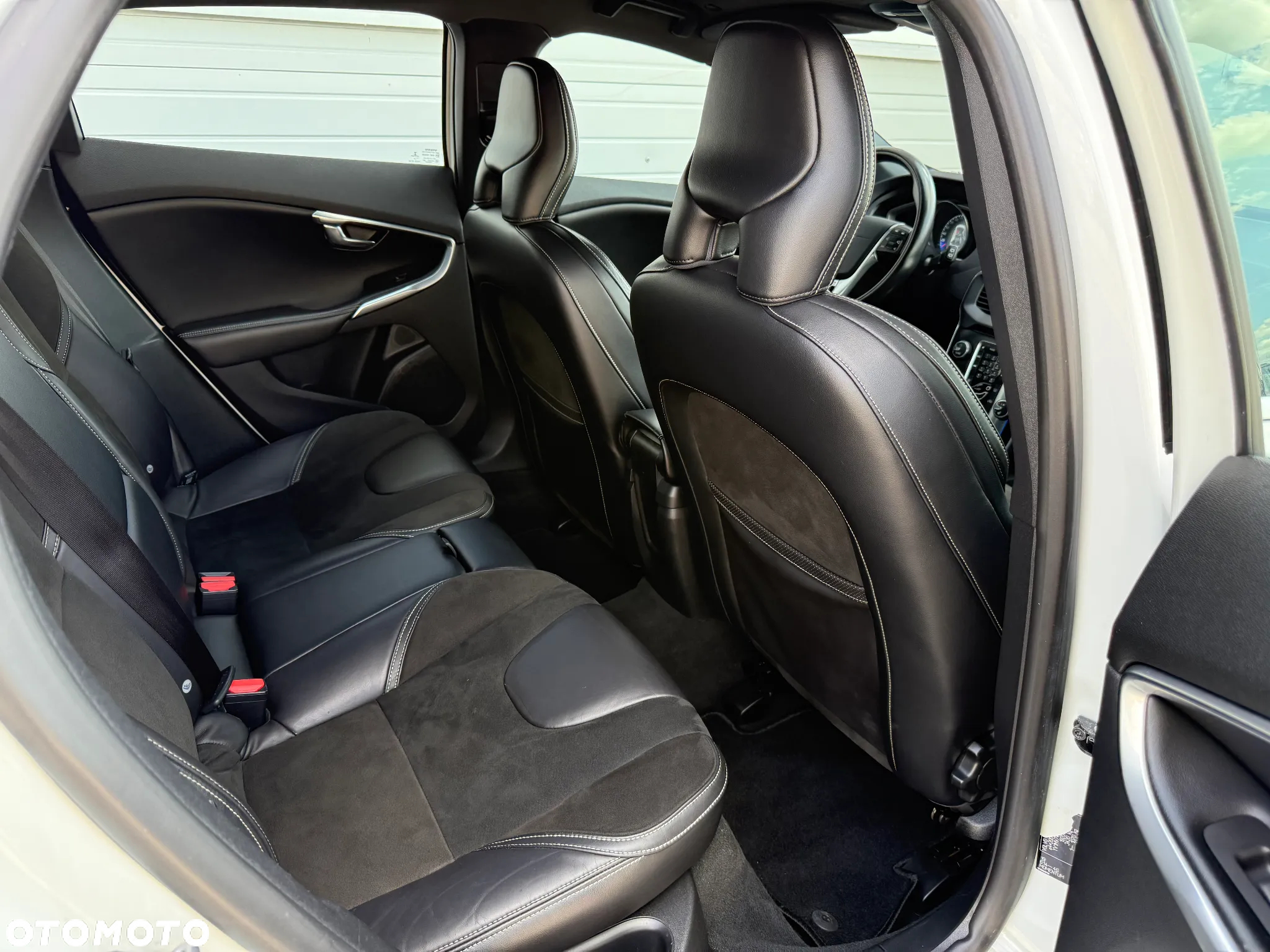 Volvo V40 D2 Drive-E R-Design Kinetic - 30