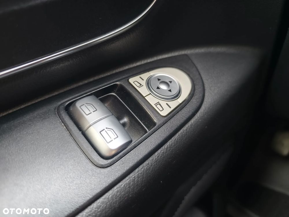 Mercedes-Benz Vito Mixto 447.701 - 19