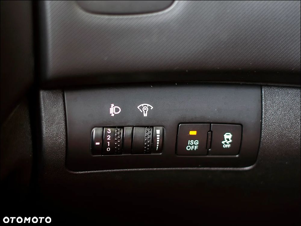 Kia Ceed - 32