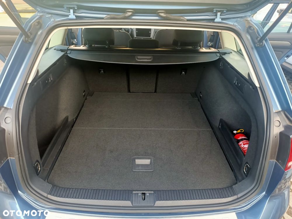 Volkswagen Passat 1.4 TSI BMT Trendline - 16