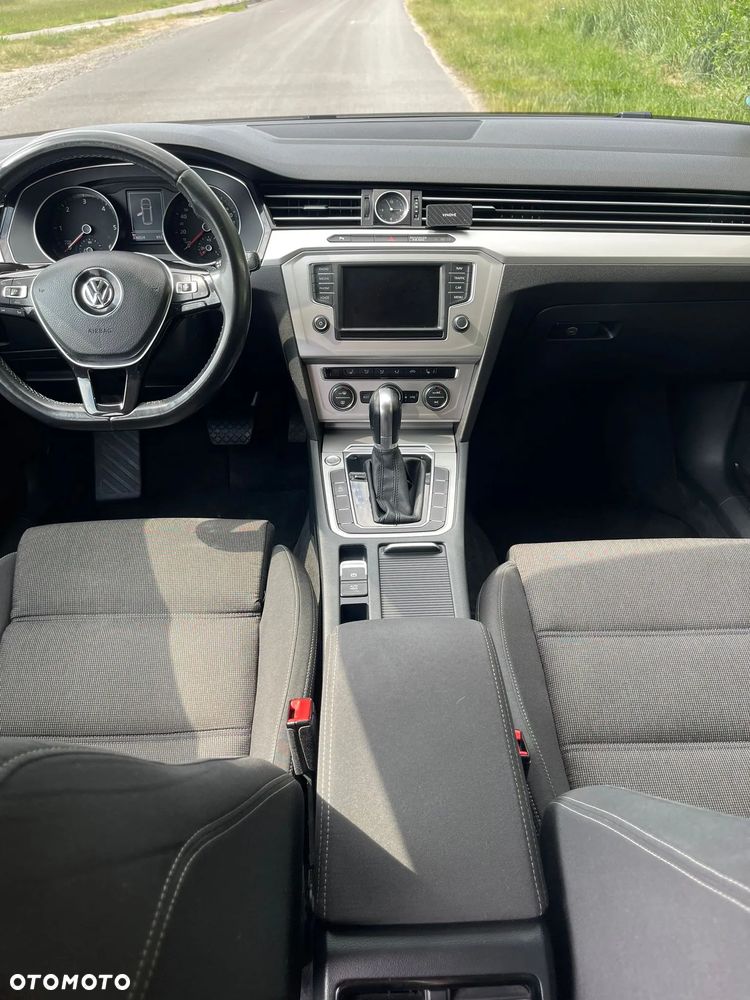 Volkswagen Passat - 10