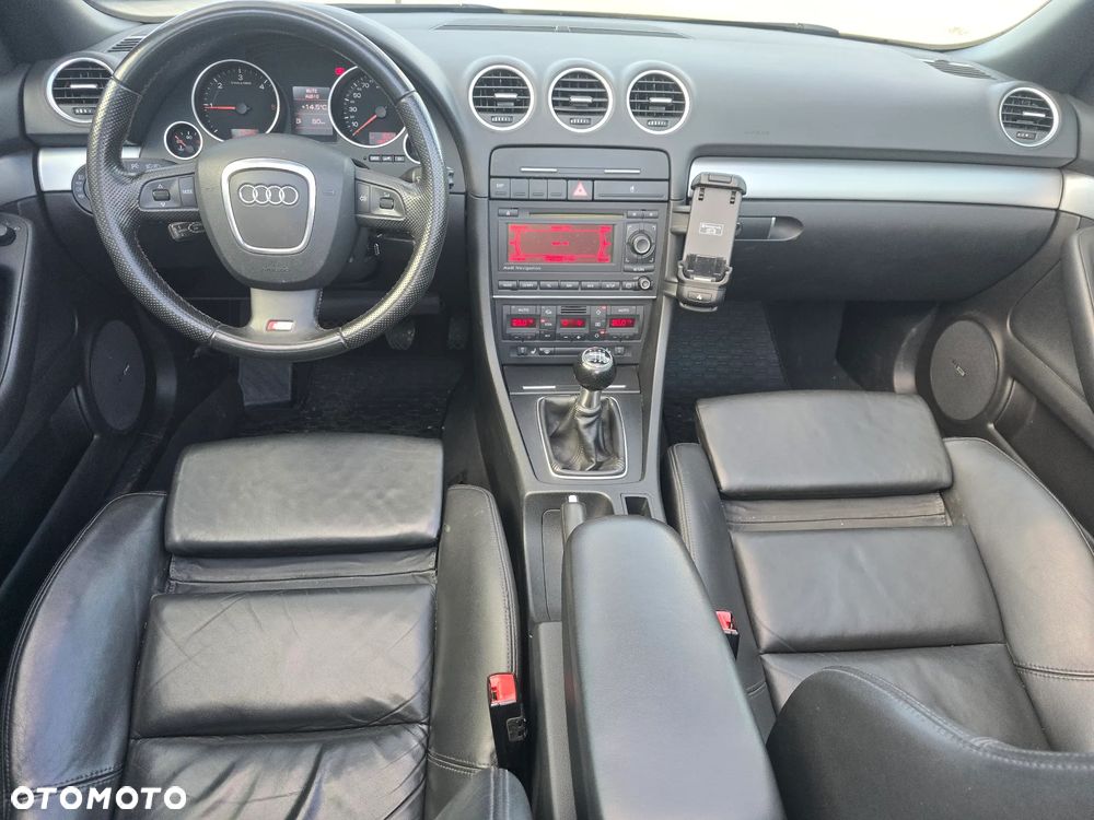 Audi A4 Cabrio 2.0 TDI DPF - 12