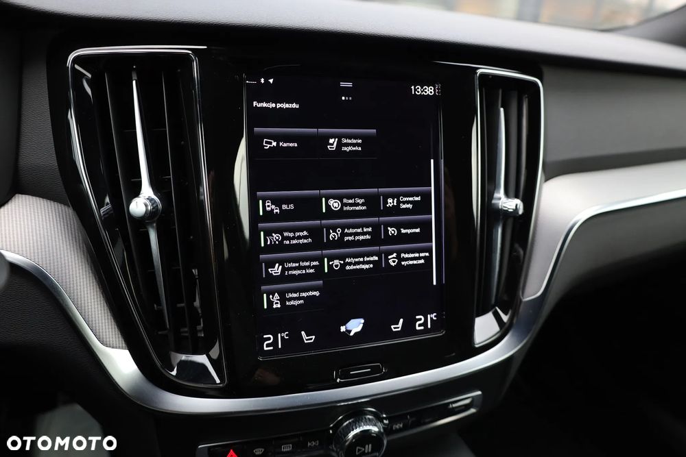 Volvo V60 T6 AWD Recharge Geartronic RDesign - 13