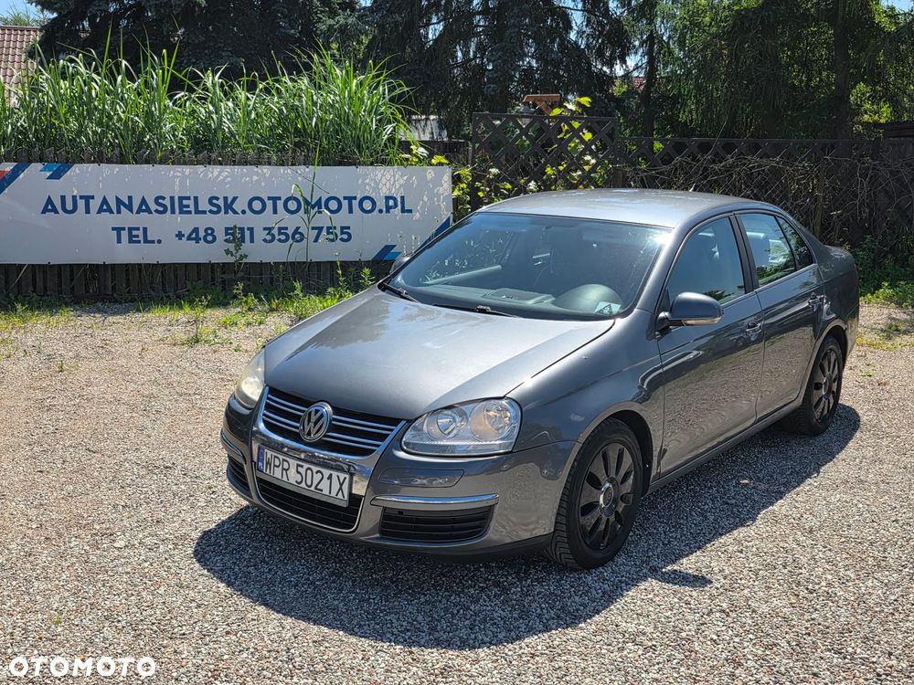 Volkswagen Jetta - 1