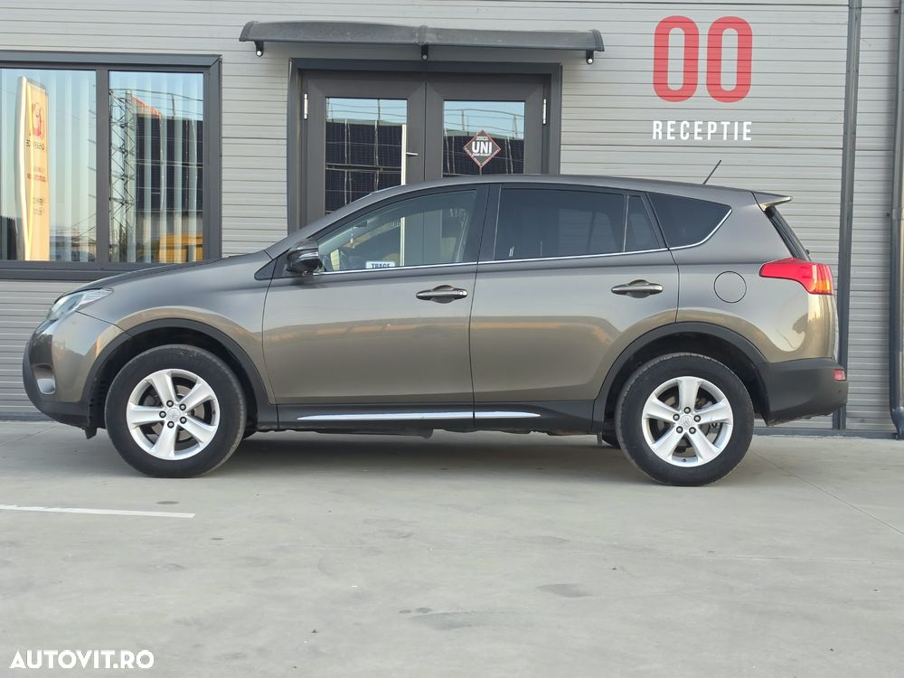 Toyota RAV4 2.2 D-4CAT 4WD Aut Luxury - 8
