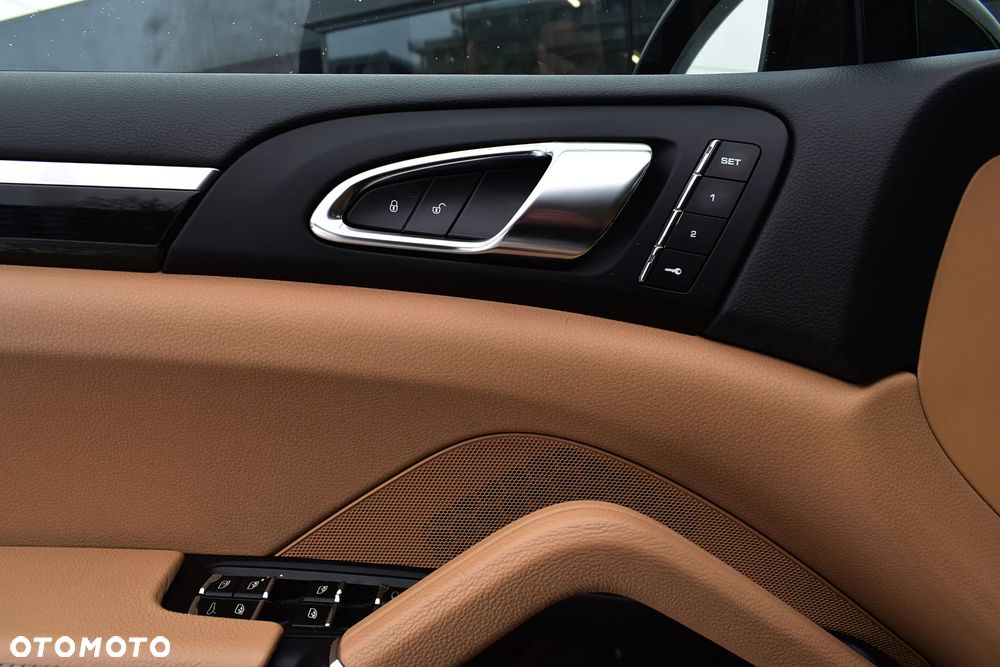 Porsche Cayenne Standard - 11
