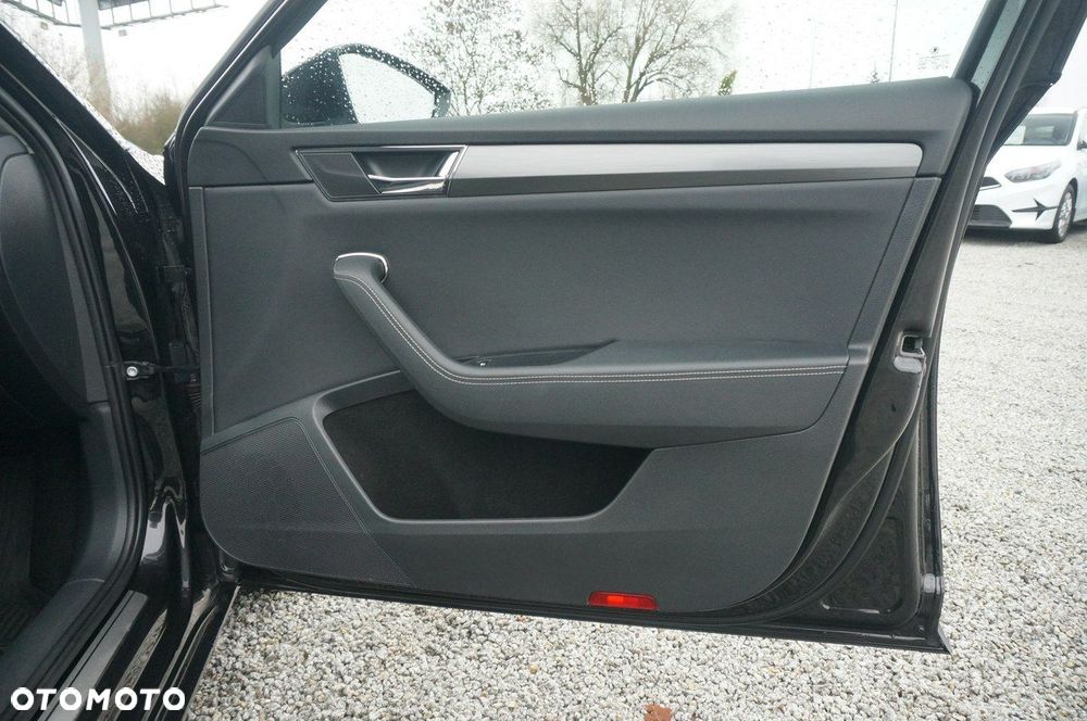 Skoda Superb 1.5 TSI Style DSG - 28